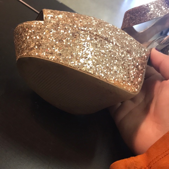 Steve Madden Jillyy Gold Block Platform Heel - Picture 6 of 7